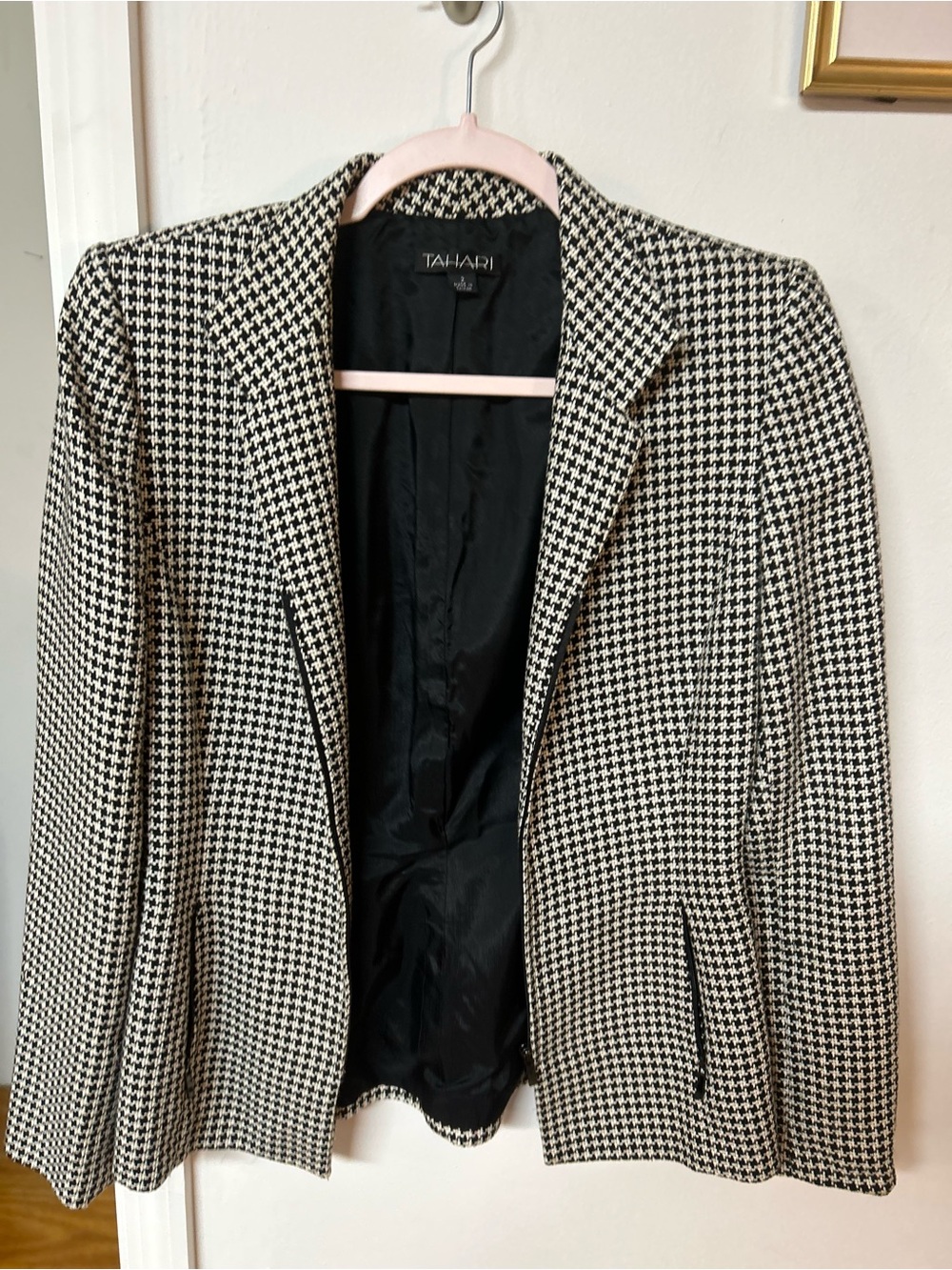 Tahari Black and White Houndstooth Blazer